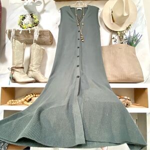 Aritzia Babaton fitted style sweater knit dress/duster vest w cabin cottage vibe
